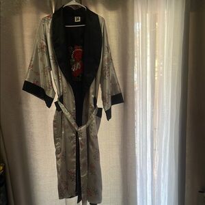 Elegant Floral Kimono Robe